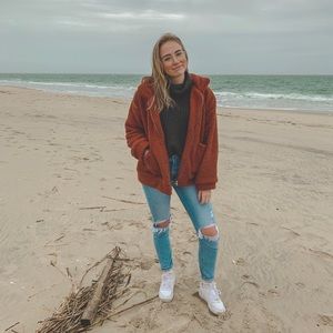 Meet your Posher, Emily